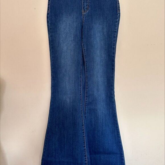 Shein flare or bell bottom jean, EUC, sz 30/32/classic indigo, wide legged - Picture 5 of 16